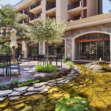 Deluxe In Cascadas Sunny Apartment