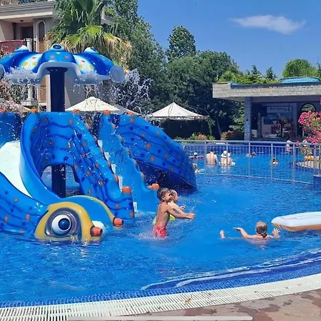 דירה Deluxe In Cascadas Sunny סאני ביץ'